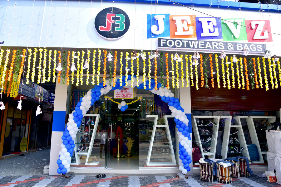 Jeevz footwear