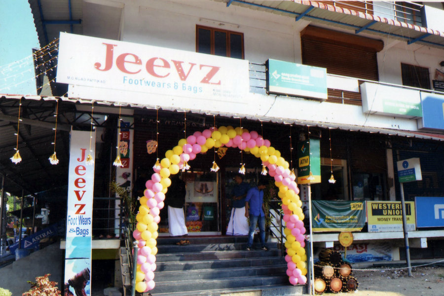 Jeevz footwear